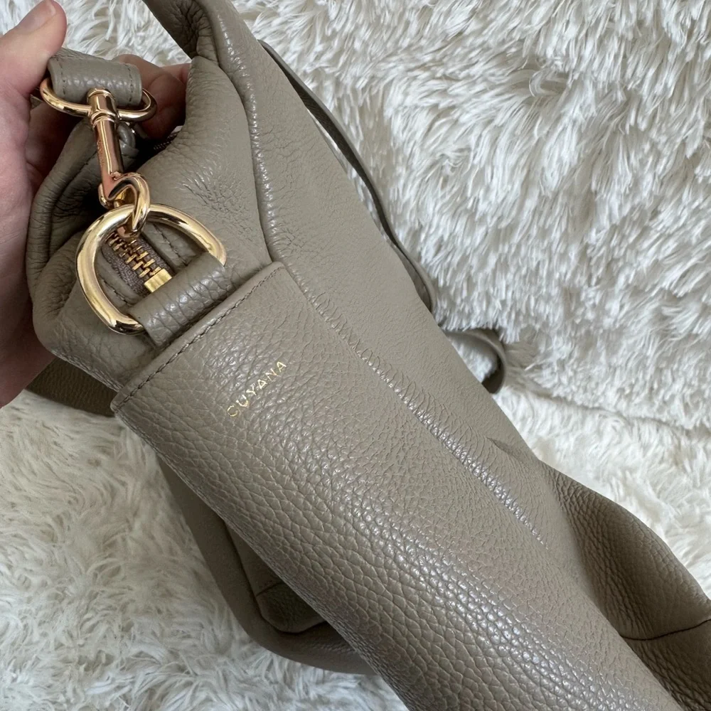 Cuyana triple zipper overnight bag - Picture 8 of 14